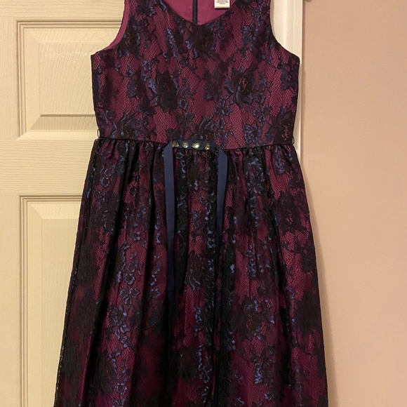Beautiful purple dress with navy lace overlay - Picture 1 of 8